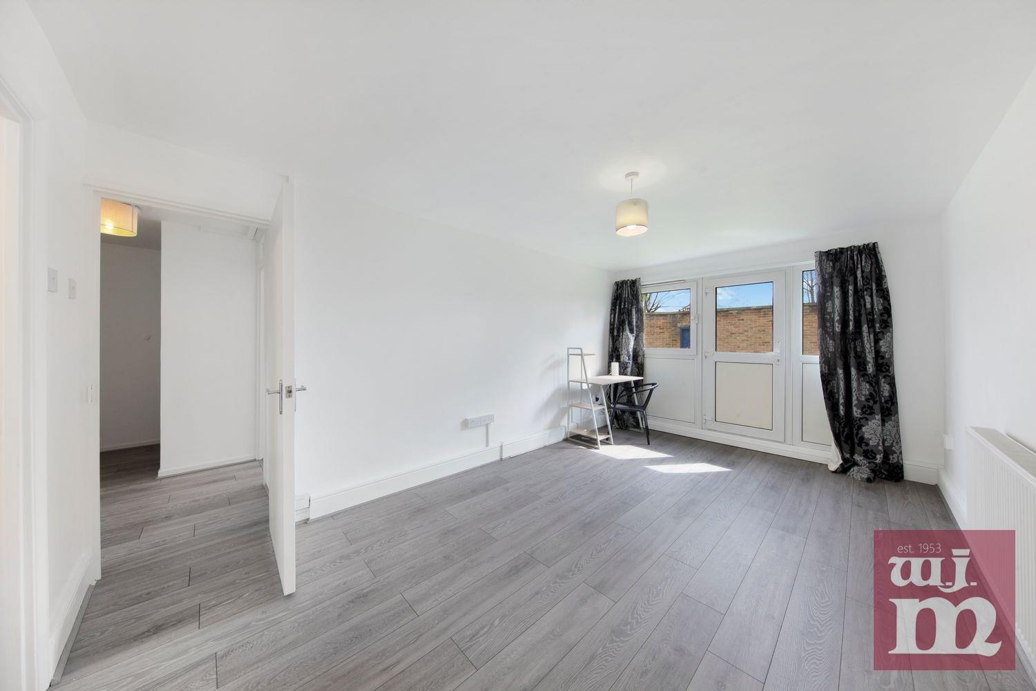 1 bed property in Whitta Road, Manor Park